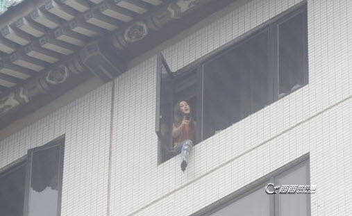 女星杨棋涵跳楼自杀未遂又割腕 疑因不雅照精神受刺激