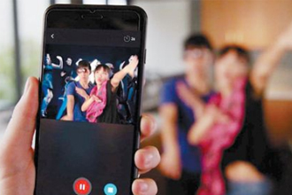 抖音三个视频怎么合成一个 抖音三个视频叠加拍摄教程