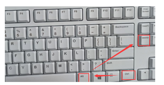 电脑黑屏按哪三个键？
