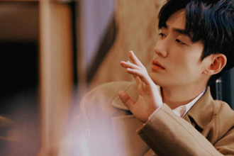 抖音朱一龙动态壁纸怎么下载 抖音朱一龙一束光动态壁纸设置教程